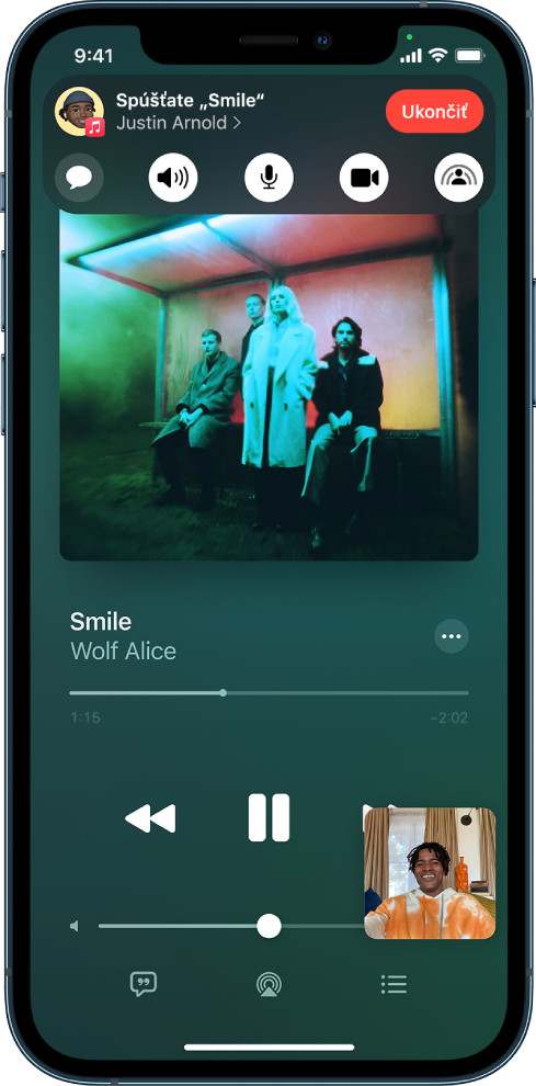 FaceTime hovor, v ktorom účastníci zdieľajú zvukový obsah z Apple Music. V hornej časti obrazovky sa zobrazuje obal albumu a hneď pod ním je názov a ovládanie zvuku.