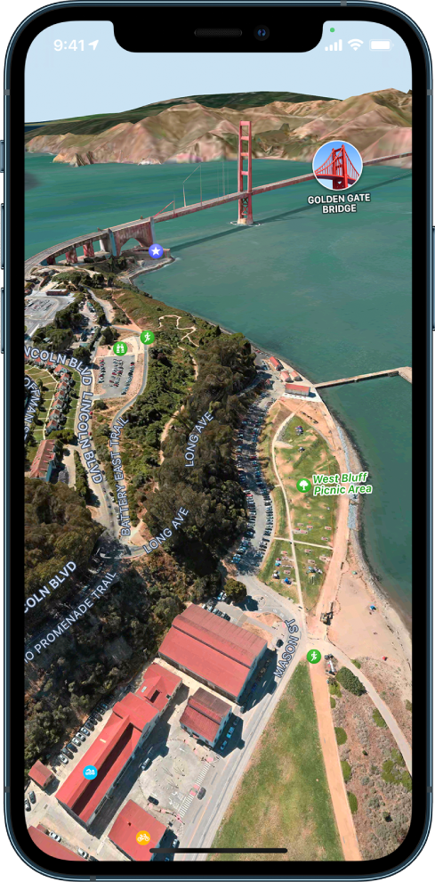 3D slika z neba, ki je usmerjena proti mostu Golden Gate Bridge.