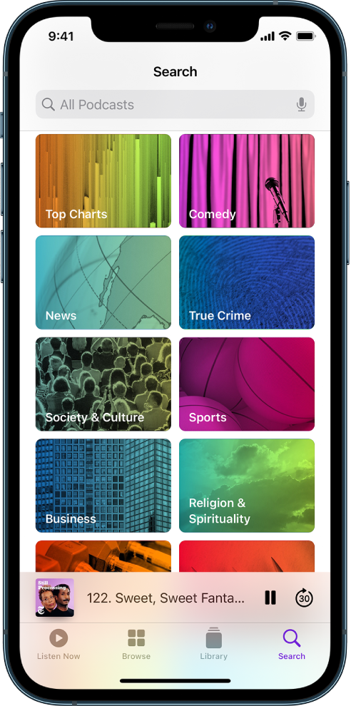 Zaslon Search prikazuje kategorije Top Charts, Comedy, Society & Culture, News, True Crime in Business.