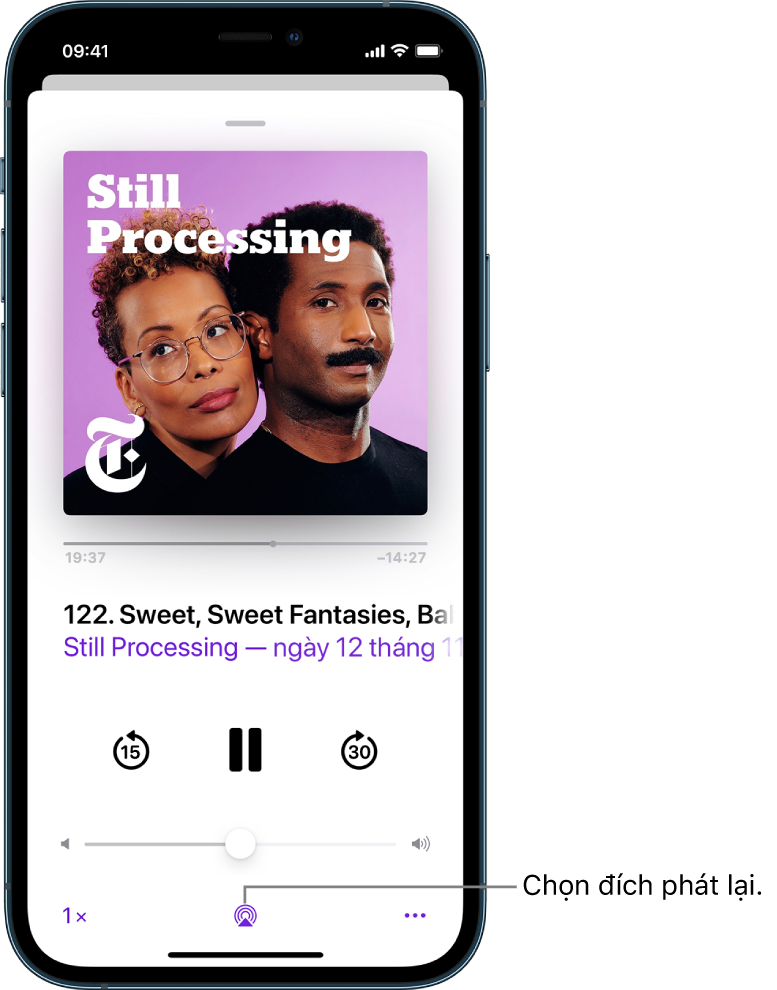 Các điều khiển phát lại cho podcast, bao gồm nút Đích phát lại ở cuối màn hình.