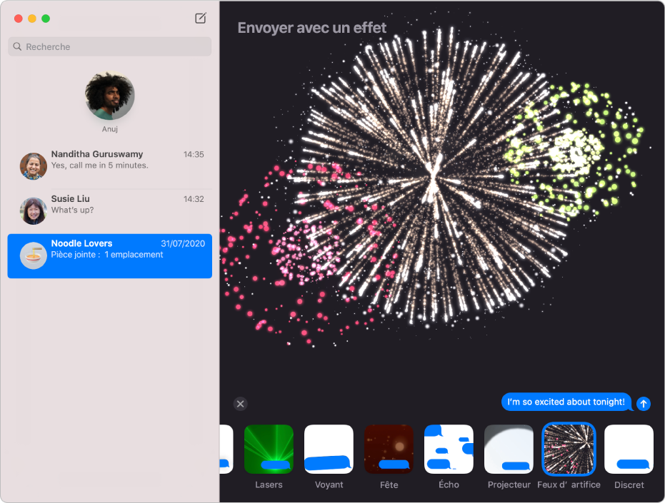 La fenêtre Messages avec plusieurs conversations dans la barre latérale de gauche, ainsi qu’un effet de message, feux d’artifice, qui apparaît dans la conversation sur la droite.
