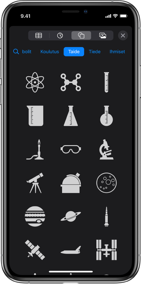 Lisää-valikko, jonka yläreunassa on painikkeet, joilla voi lisätä taulukoita, kaavioita, kuvioita ja mediaa. Kuviot on valittuna ja sen valikossa näkyy kategoriarivi ja Haku-painike vasemmalla. Harrasteet-kategoria on valittu ja sen alla näkyy kuvioita.