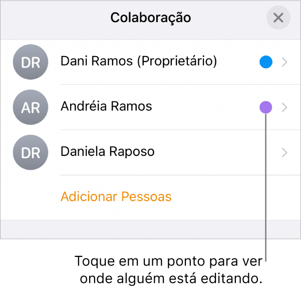 Lista de participantes com três participantes e um ponto com uma cor diferente à direita de cada nome.