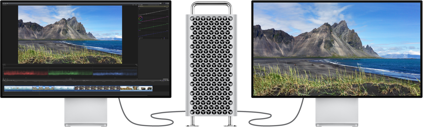 Mac Pro 连接的一台 Pro Display XDR 显示 Final Cut Pro 界面，连接的另一台 Pro Display XDR 仅显示检视器内容