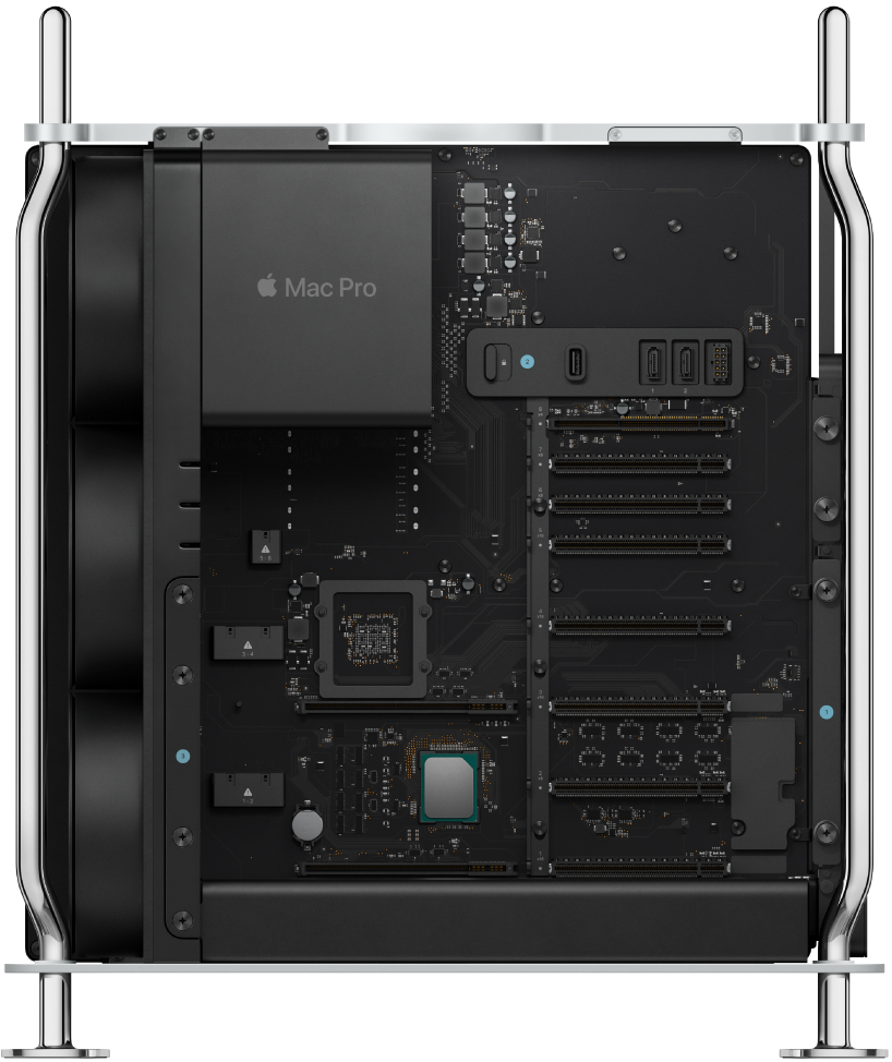 Pohled na vnitřní uspořádání Macu Pro v provedení tower