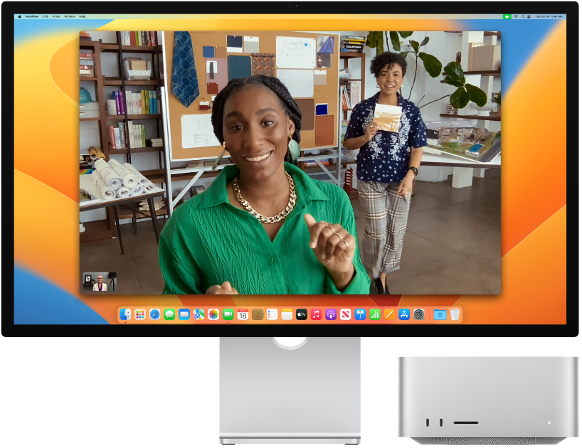 Apple Studio Display a Mac Studio se zapnutou funkcí Centrování záběru