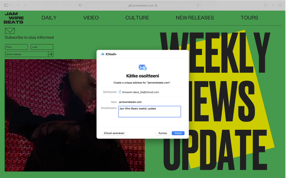 Safari-ikkuna, jossa on avattu verkkosivusto ja valintaikkuna, jossa käyttäjä määrittää yksityisen sähköpostiosoitteen käytettäväksi kyseiselle verkkosivustolle.