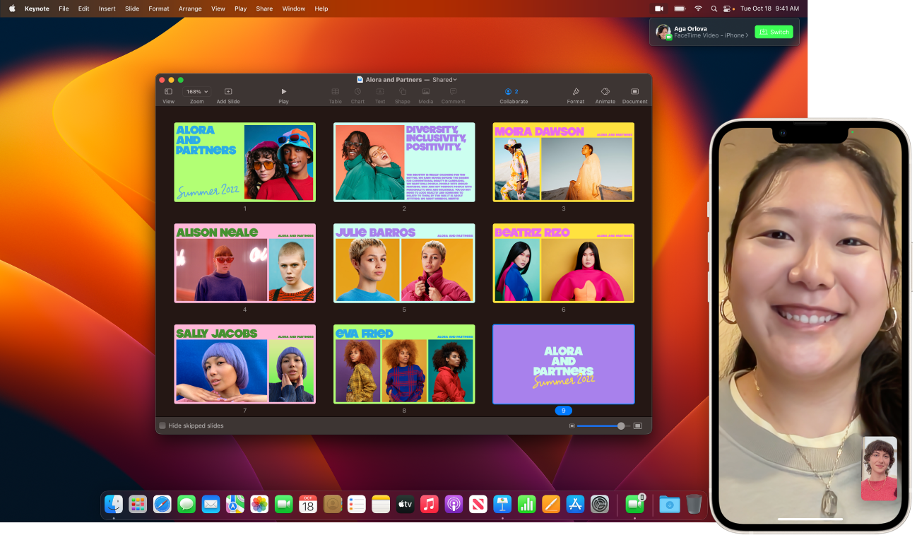 Un apel FaceTime pe un iPhone aflat lângă desktopul unui Mac cu o fereastră Keynote deschisă. În colțul din dreapta sus al Mac‑ului, există un buton pentru comutarea apelului FaceTime pe Mac.