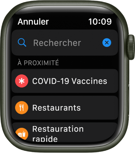 L’écran Rechercher de l’app Plans, avec le champ Rechercher affiché vers le haut. Sous « À proximité » figurent des boutons pour des centres de vaccination contre la COVID-19, des restaurants et des fast-foods.