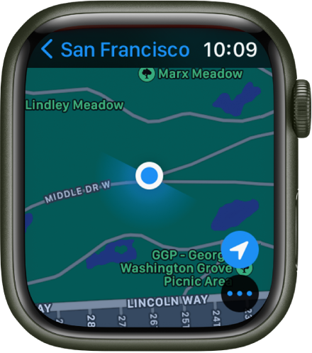 A Térképek app egy térképpel. Az Ön tartózkodási helye kék pontként látható a térképen.