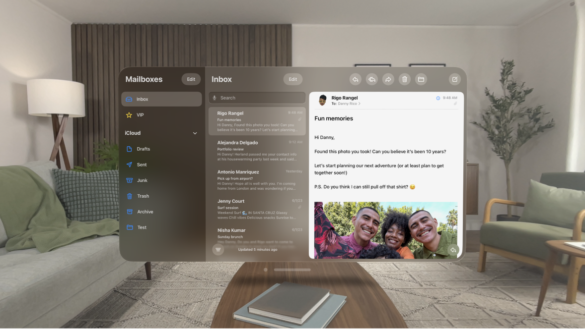 Check your email in Mail on Apple Vision Pro - Apple サポート (日本)