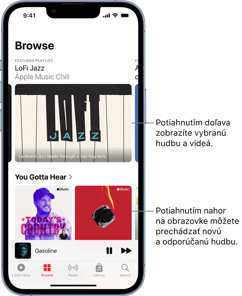 Obrazovka Prechádzať s odporúčaným playlistom v hornej časti. Potiahnutím doľava zobrazíte ďalšiu odporúčanú hudbu a videá. Nižšie sa zobrazuje sekcia Naše obľúbené playlisty s dvomi playlistmi z Apple Music. Potiahnutím obrazovky nahor môžete preskúmať novú a odporúčanú hudbu.