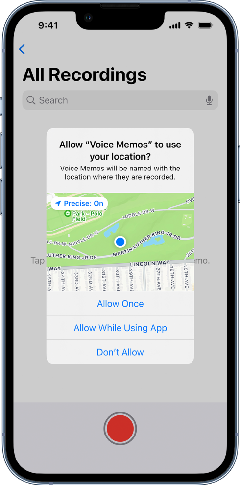 Një kërkesë nga një aplikacion për të përdorur të dhënat e vendndodhjes në iPhone. Opsionet janë Allow Once, Allow While Using App dhe Don’t Allow.