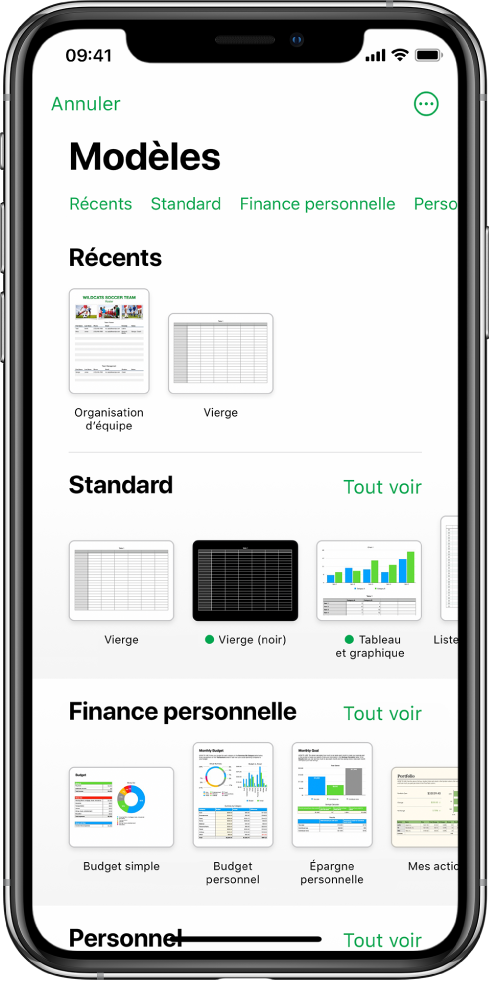 La liste de modèles, avec un rang de catégories en haut que vous pouvez toucher pour filtrer les options. En dessous, vous trouverez les vignettes des modèles prédéfinis disposées en rangs par catégorie, en commençant par Récents en haut, puis Standard et « Finance personnelle ». Un bouton Tout afficher apparaît à droite au-dessus du rang de chaque catégorie. Le bouton Langue et région se trouve dans le coin supérieur droit.