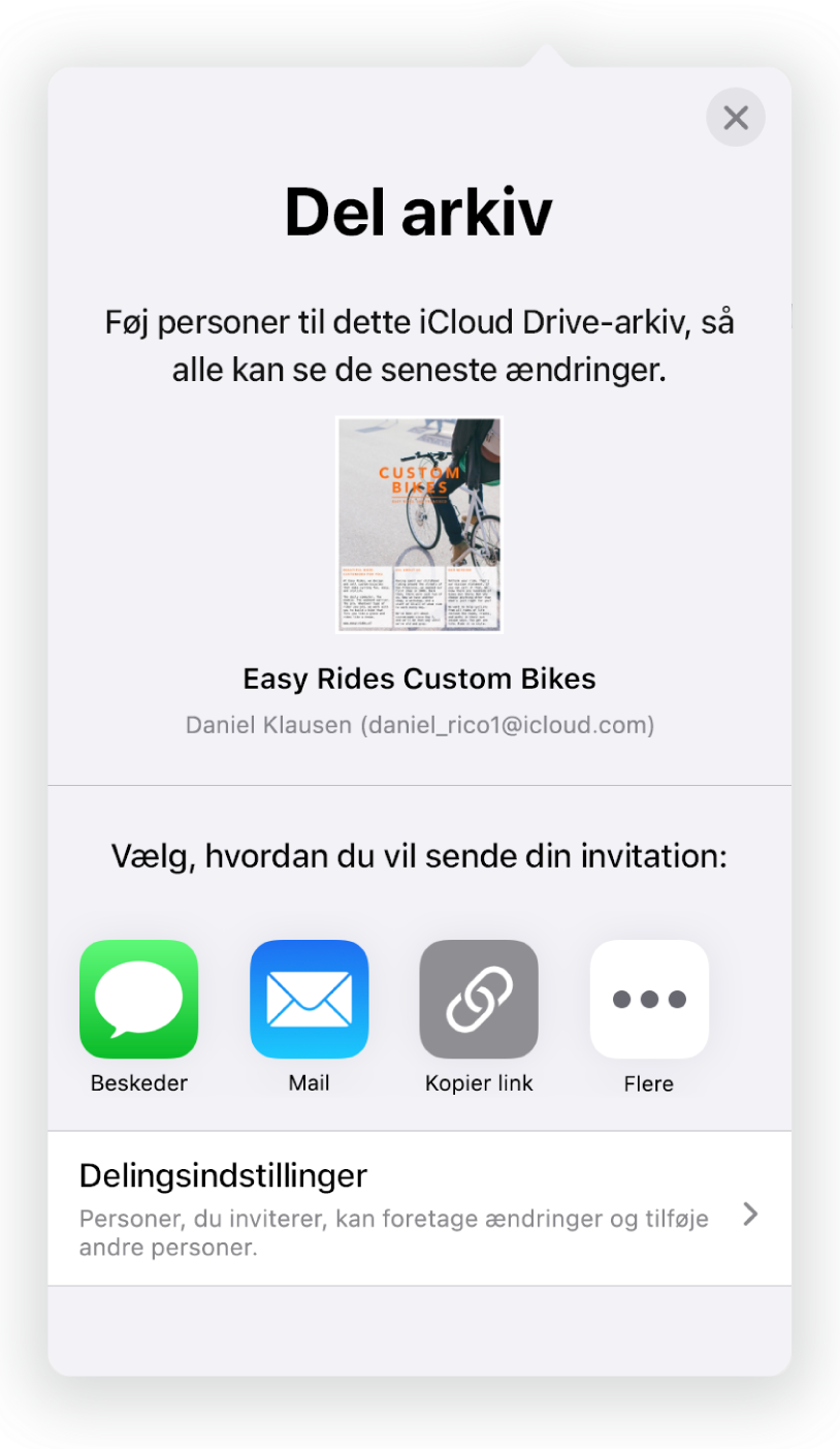 Skærmen Tilføj personer, der viser et billede af det dokument, der skal deles. Derunder er der knapper for forskellige måder at sende invitationen på, herunder Mail, og mulighederne Kopier link og Mere. Nederst findes knappen Delingsindstillinger.