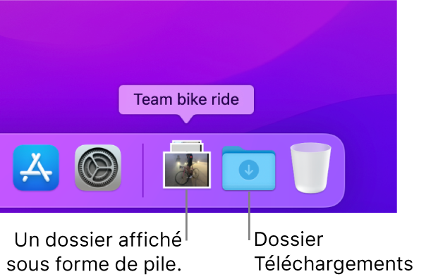 L’extrémité droite du Dock affichant un dossier affiché sous forme d’une pile et le dossier Téléchargements affiché sous forme de dossier.