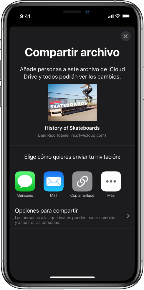 La pantalla “Añadir personas” mostrando una imagen de la presentación que se va a compartir. Debajo aparecen botones de las maneras de enviar la invitación, incluidos Mensajes y Mail, un botón “Copiar enlace” y otros. En la parte inferior está el botón “Opciones para compartir”.