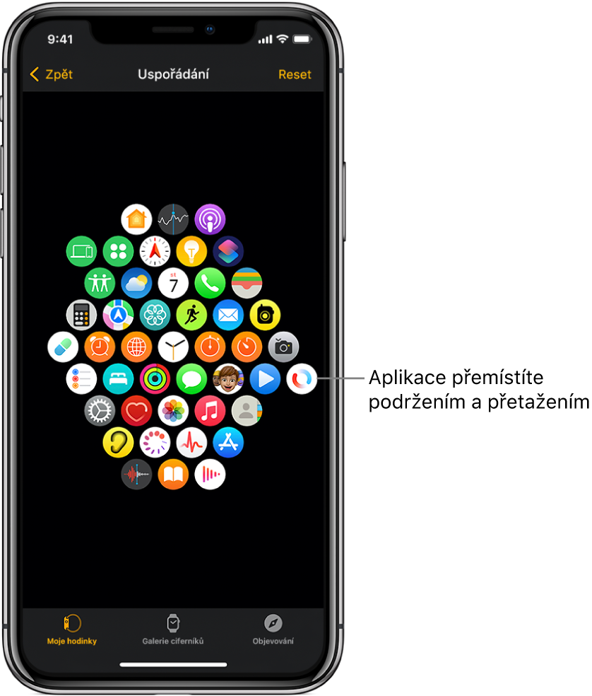 Obrazovka Uspořádání v aplikaci Apple Watch s ikonami uspořádanými v mřížce.