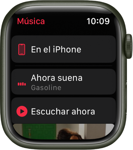 La app Música muestra una lista con los botones En el iPhone, Ahora suena, y Escuchar. Desplázate hacia abajo para ver la ilustración del álbum.