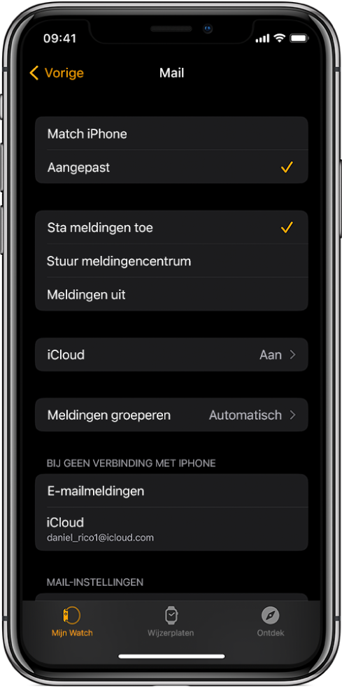 De Mail-instellingen in de Apple Watch-app, met instellingen voor meldingen en e‑mailaccounts.