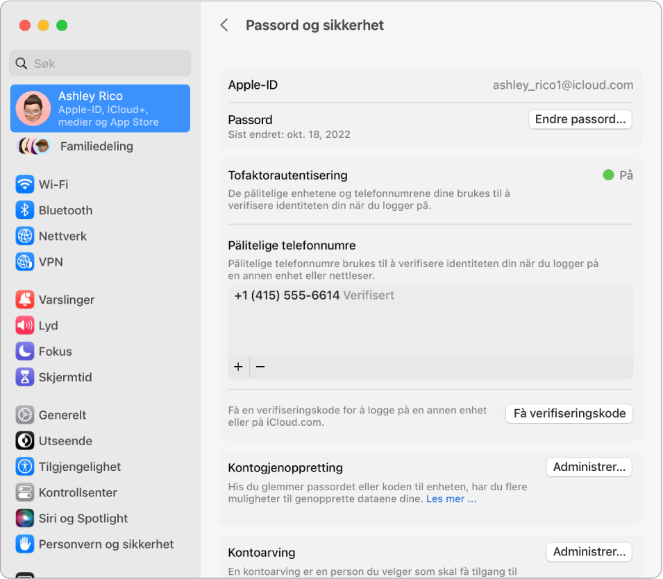 Passord og sikkerhet-delen i Apple-ID i Systeminnstillinger. Her kan du konfigurere Kontogjenoppretting og Kontoarving.