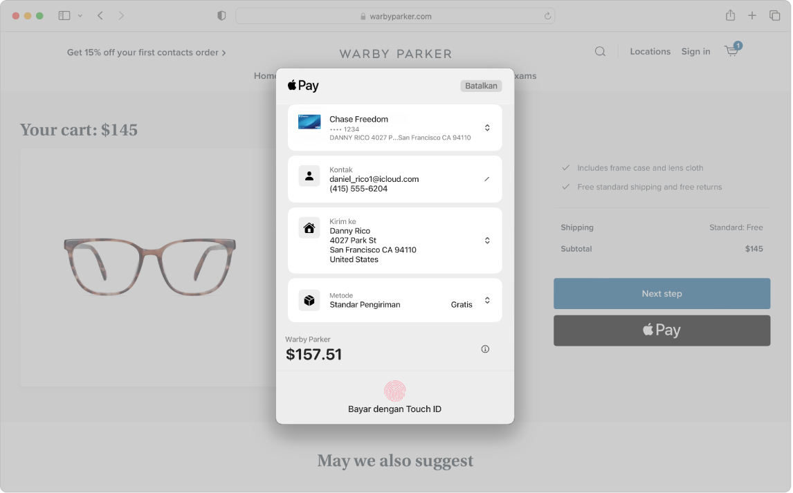 Layar Mac menampilkan pembelian online yang sedang dilakukan menggunakan pilihan Apple Pay di Safari.