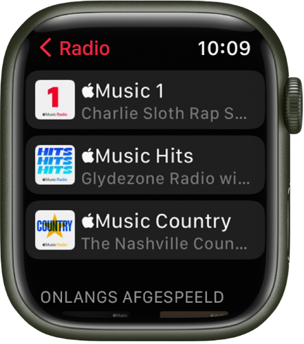 Het Radio-scherm met drie Apple Music-stations.