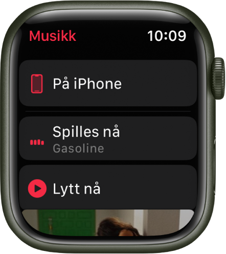 Musikk-appen som viser knappene På iPhone, Spilles nå og Lytt nå i en liste. Rull ned for å se albumbilde.