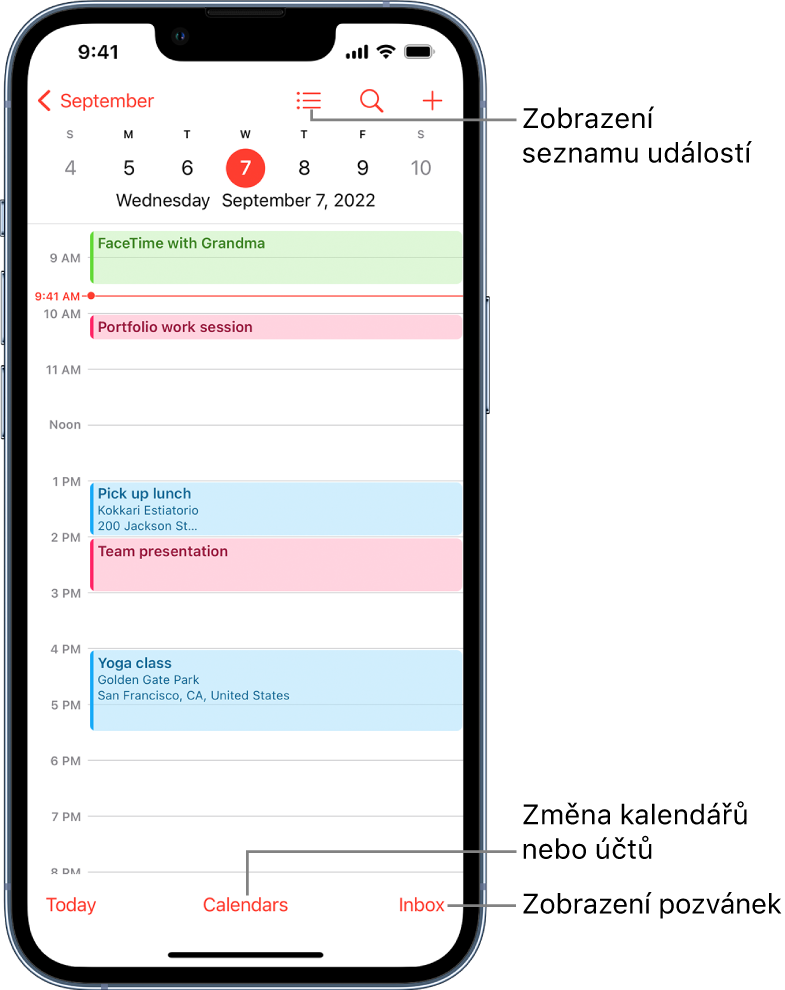 Kalendář v zobrazení Den s denními událostmi. Po klepnutí na tlačítko Kalendáře v dolní části obrazovky můžete změnit kalendářové účty. Tlačítkem Příchozí vpravo dole zobrazíte pozvánky.