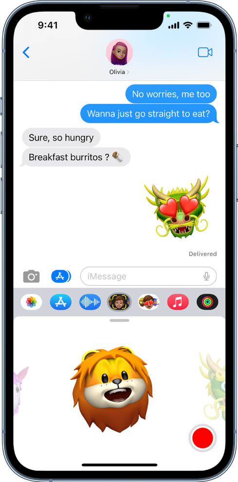 Una conversación de Mensajes con un Memoji seleccionado y listo para grabarse antes de enviarlo.