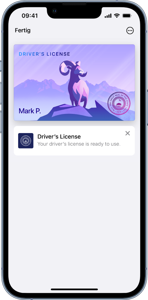 Ein Führerschein in der App „Wallet“. Oben links befindet sich die Taste „Fertig“ und oben rechts die Taste „Mehr“.