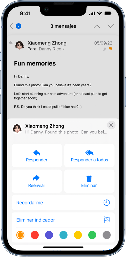 Un correo electrónico que muestra las opciones de respuesta en la mitad inferior de la pantalla. Debajo de estas opciones están el menú Recordarme, el botón Sin indicador y opciones de color para los indicadores.