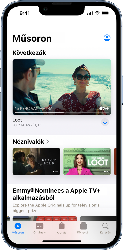 A Műsoron képernyő Filmek, Tv-műsorok és Sportközvetítések gombokkal a legfelső sorban. A Következők sor középen található, a Megtekintésre ajánlott sor felett. Alul balról jobbra a következő lapok láthatók: Műsoron, Originals, Könyvtár és Keresés.