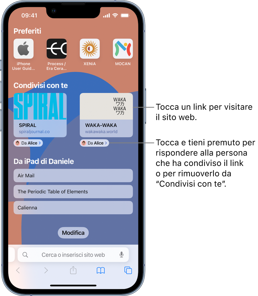 La pagina di apertura di Safari mostra la sezione “Condivisi con te”, con l'anteprima di due pagine web. Sotto ognuna di esse è presente l'etichetta “Da Ashley”. Tocca l'anteprima per andare a un sito web oppure tocca l'etichetta per rispondere ad Ashley o rimuovere il link dalla sezione “Condivisi con te”.