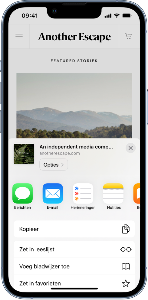 Er is op de deelknop op een webpagina in Safari getikt. Aan de linkerkant worden apps weergegeven waarmee de link kan worden gedeeld. Onder de appsymbolen staat een lijst met andere opties, waaronder 'Kopieer', 'Voeg toe aan leeslijst', 'Voeg bladwijzer toe' en 'Zet in favorieten'.