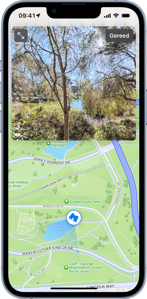 Beelden van een voetpad boven een kaart van het gebied. Het symbool 'Kijk rond' wordt weergegeven op de kaartpunten in de kijkrichting.