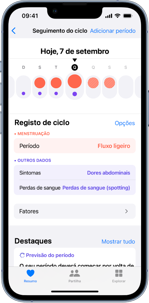 O ecrã de Seguimento do ciclo com o cronograma de uma semana na parte superior do ecrã. Os círculos vermelhos preenchidos marcam os primeiros 3 dias no cronograma e os pontos roxos marcam todos os dias. Por baixo do cronograma encontram-se opções para adicionar informação sobre períodos, sintomas, etc.