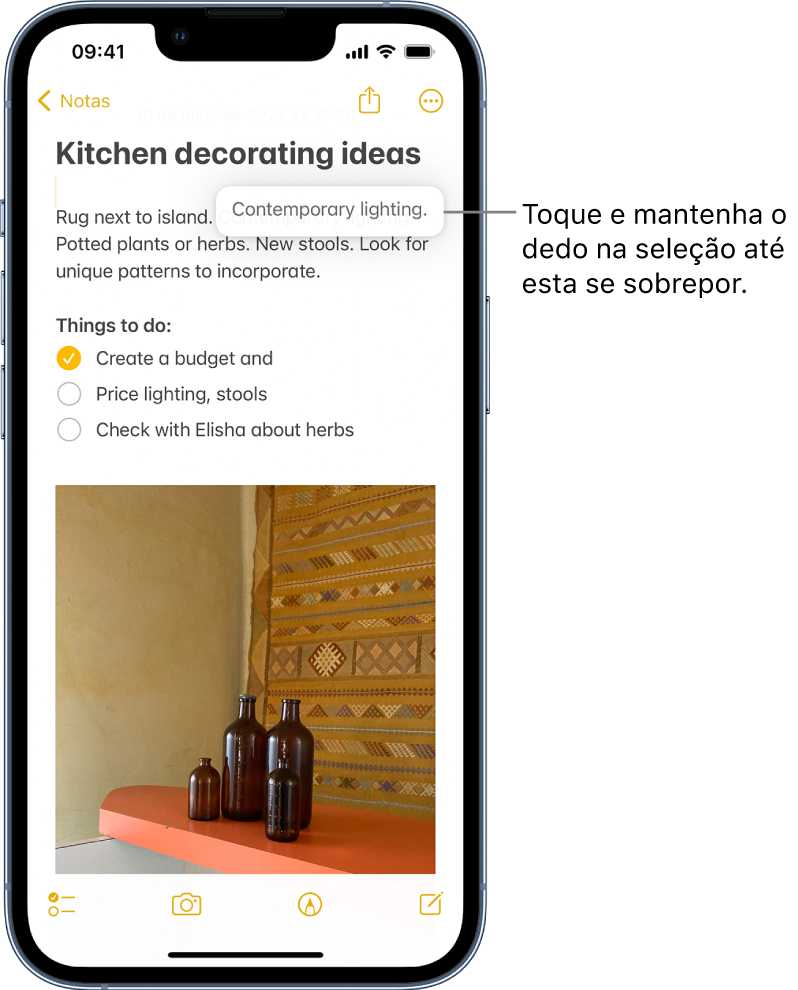Numa nota na aplicação Notas, o excerto selecionado parece erguer‑se em resultado de um utilizador que toca e mantém o dedo na seleção.