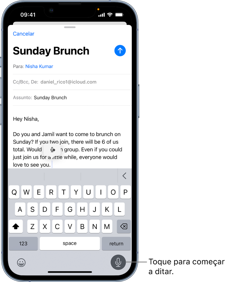 O teclado no ecrã mostra a tecla Ditar (no canto inferior direito), no qual pode tocar para começar a ditar texto.
