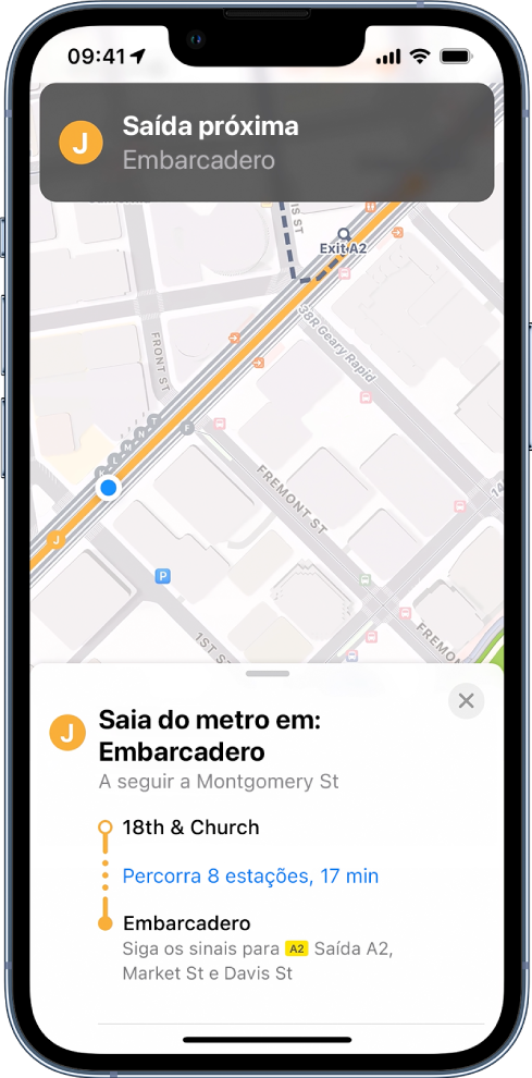 Um mapa mostra indicações de transportes e uma notificação para sair em breve.