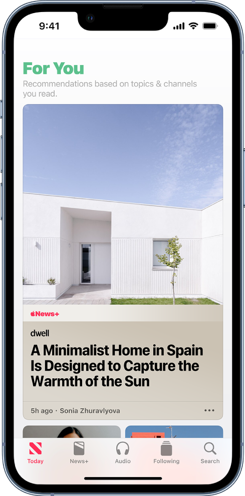 Časť For You (Pre vás) v kanáli Today (Dnes) s článkom z časopisu, ktorý je dostupný v Apple News+.