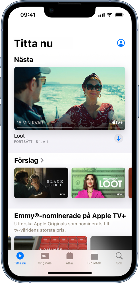Skärmen Tittar nu innehåller knapparna Filmer, TV-program och Sport i den översta raden. I mitten finns raden Nästa ovanför raden Förslag. Från vänster till höger längst ned finns flikarna Titta nu, Originals, Bibliotek och Sök.