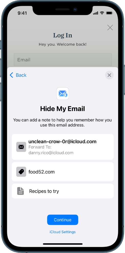 Az e‑mail‑cím elrejtése képernyő a Safariban iPhone-on.