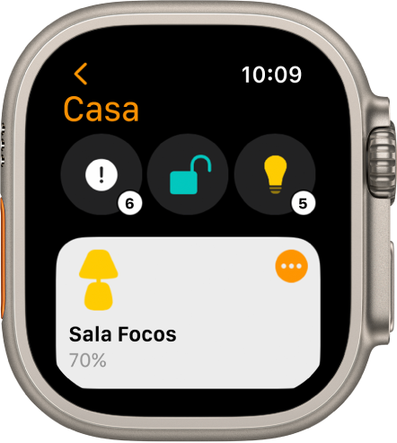 La app Casa muestra los íconos de estado en la parte superior y un accesorio en la parte inferior.