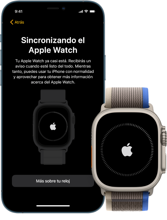 Un iPhone y un Apple Watch Ultra, uno al lado del otro. En la pantalla del iPhone aparece “Sincronizando el Apple Watch”. El Apple Watch Ultra muestra el progreso de la sincronización.