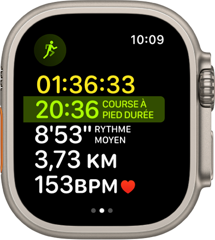 L’app Exercice montrant un entraînement multisport en cours. L’écran montre le temps écoulé total, le temps que vous avez passé à courir, le rythme moyen, la distance et le rythme cardiaque.