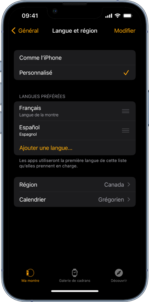 L’écran Langue et région sur l’app Apple Watch, avec l’anglais et l’espagnol apparaissant sous Langues préférées.
