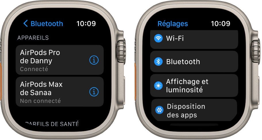 Deux écrans côte à côte. L’écran de gauche liste deux appareils Bluetooth : Des AirPods Pro, qui sont connectés, et des AirPods Max, qui ne sont pas connectés. À droite se trouve l’écran Réglages qui affiche les boutons Wi‑Fi, Bluetooth, Écran, Luminosité et Disposition des apps dans une liste.
