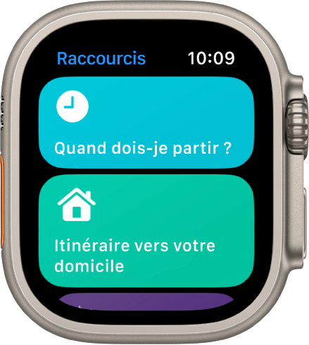 L’app Raccourcis sur l’Apple Watch affichant deux raccourcis : « À quelle heure partir » et « Itinéraire jusqu’à la maison ».