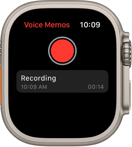 „Apple Watch“, kuriame rodomas „Voice Memos“ ekranas. Viršuje rodomas raudonas įrašymo mygtukas. Toliau rodomas įrašytas priminimas. Priminime rodomas įrašymo laikas ir priminimo trukmė.